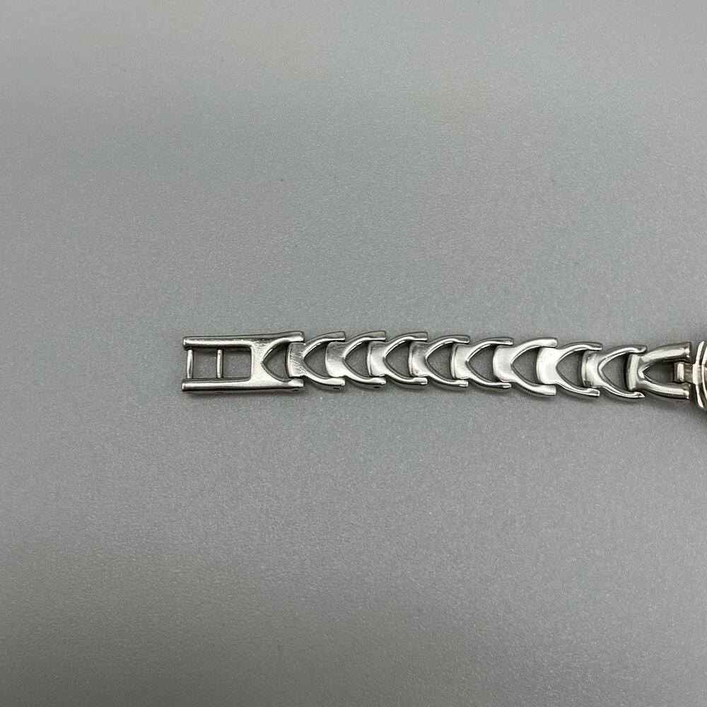 Bulova Womens Watch 17mm White Dial Silver Tone Bracelet New Battery 6.25